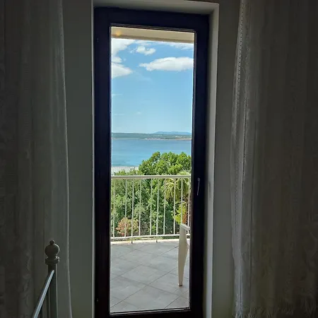 Cheapest And Comfortable Just Approx 100m To Sea, Near Sandy