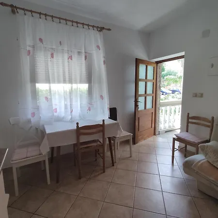 Apartment Cheapest And Comfortable Just Approx 100m To Sea, Near Sandy