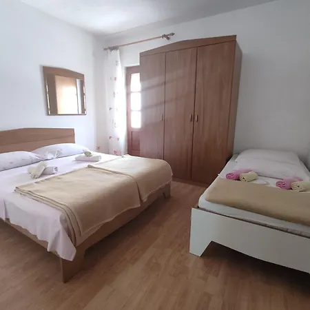Cheapest And Comfortable Just Approx 100m To Sea, Near Sandy Apartment *