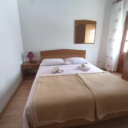 Cheapest And Comfortable Just Approx 100m To Sea, Near Sandy