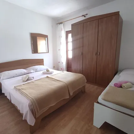 Cheapest And Comfortable Just Approx 100m To Sea, Near Sandy *