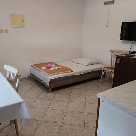 Cheapest And Comfortable Just Approx 100m To Sea, Near Sandy Apartment *