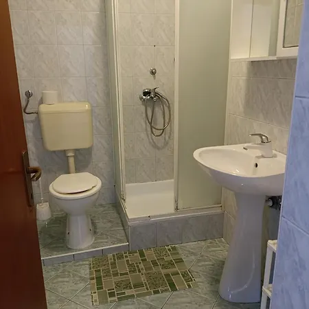 Cheapest And Comfortable Just Approx 100m To Sea, Near Sandy Apartment
