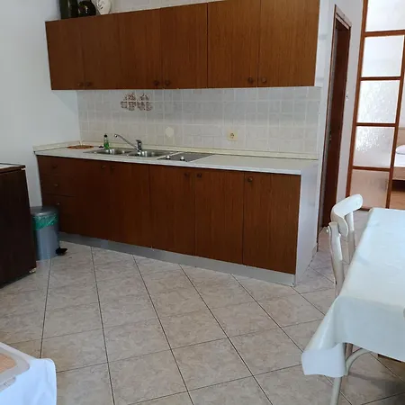 Cheapest And Comfortable Just Approx 100m To Sea, Near Sandy Apartment *