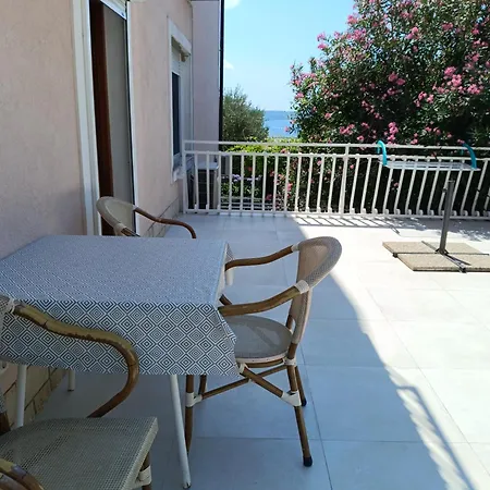 Cheapest And Comfortable Just Approx 100m To Sea, Near Sandy Crikvenica