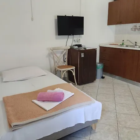 Apartment Cheapest And Comfortable Just Approx 100m To Sea, Near Sandy Crikvenica