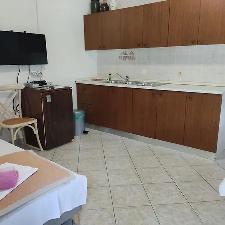 Cheapest And Comfortable Just Approx 100m To Sea, Near Sandy * Crikvenica
