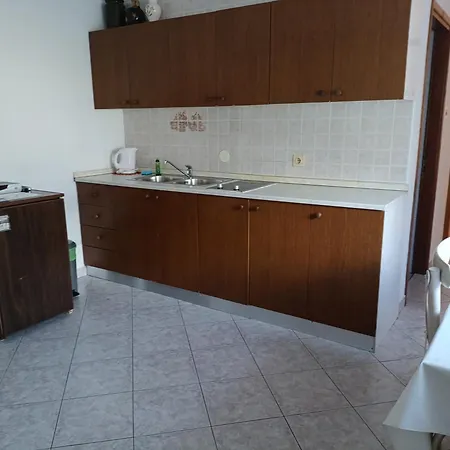 Cheapest And Comfortable Just Approx 100m To Sea, Near Sandy